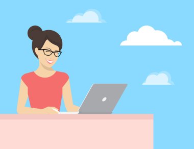 Laptop ile oturma ve gönüllülük bir şey üstünde belgili tanımlık göstermek gülümseyen genç kadın