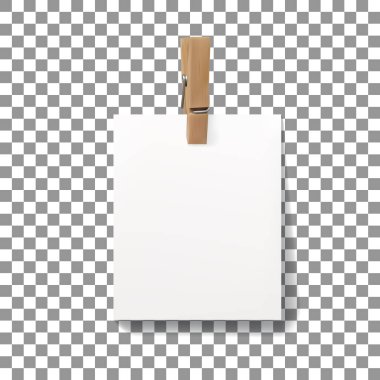 Asılı kağıt parçasıyla gerçekçi ahşap mandallı bir vektör. İşaretli arkaplanda izole edilmiş kopya alanı ile illüstrasyon.