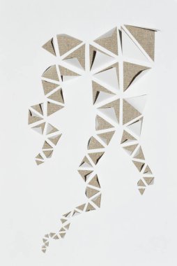 Kağıttaki desen. Kesik kağıt. Kumaş kağıdı. Gazeteyi kesiyorum..