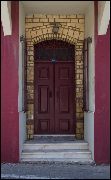 Color hermosas puertas de la casa vieja — Foto de Stock