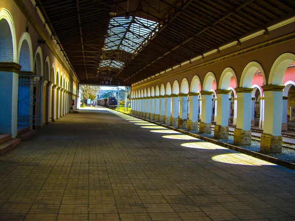 Train Station Steel Roof Archs Pillars Train Passenger Lounge — Stock Photo, Image