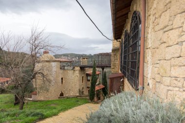 Türkiye 'deki antik Yunan köyü. Ege Denizi kıyısının dağlardaki konumu