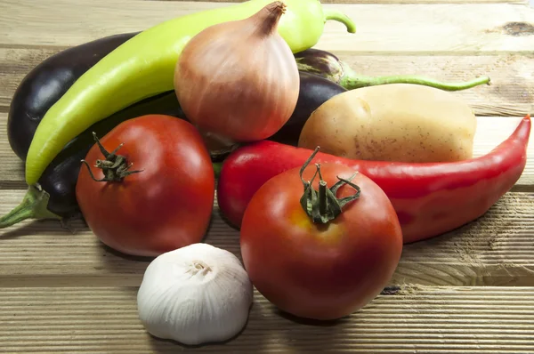 soğan, domates, peper, patlıcan, sarımsak ve patates