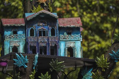 ? olorful oyuncak ev