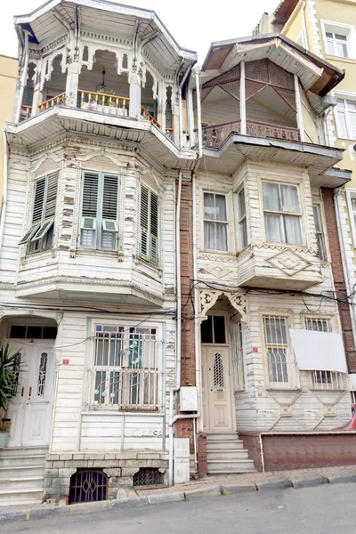 eski ahşap ev