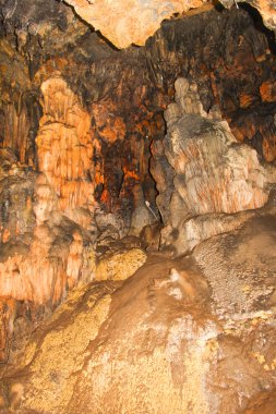 Bulak Mağarası 6.5 km uzunlukta.