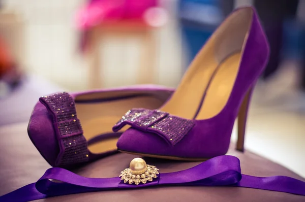 Fialové svatební obuv Royalty Free Stock Obrázky