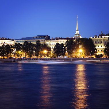 Beyaz geceler. Saint Petersburg. Amirallik Binası