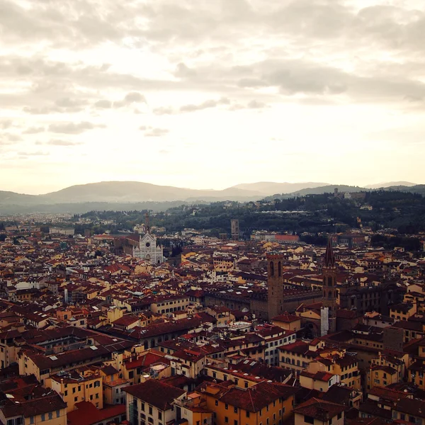 Městské střechy od Campanile florentské katedrály. — Stock fotografie