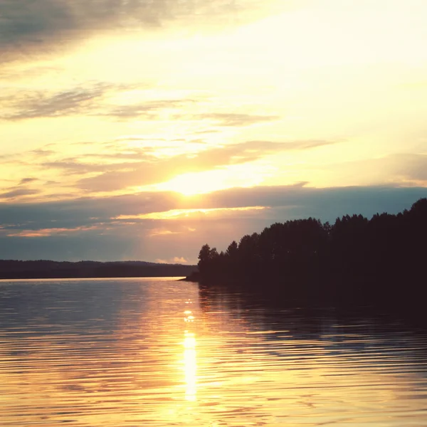 Озеро Кенозеро на закате. Fantom фото. Нуссийский север — стоковое фото