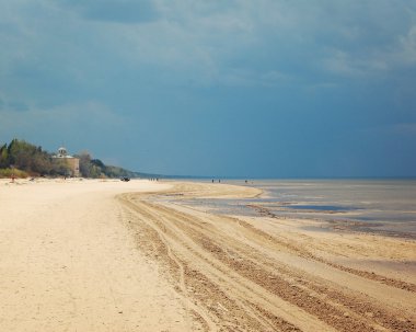 Boş Jurmala Beach'den sezon - tonda fotoğraf.