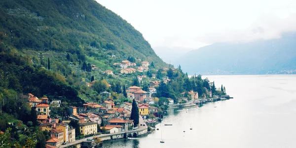Küçük kasaba Varenna, Como Gölü - vintage etkisi.