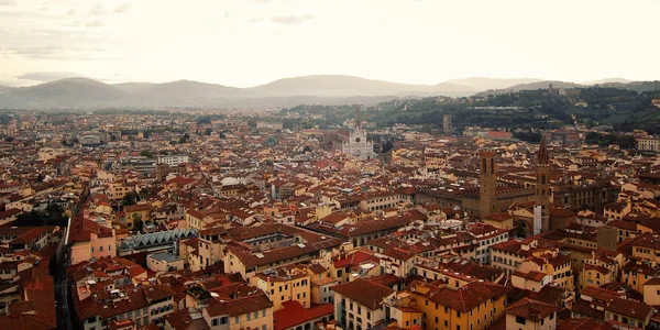 Telhados de Florença da Catedral Campanile de Florença. Sid oriental — Fotografia de Stock