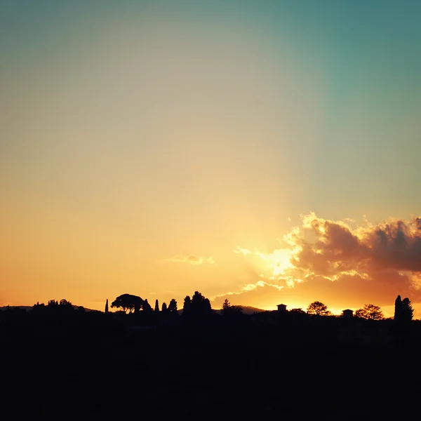 Malerischer Blick auf Florenz Sonnenuntergang. Abendlandschaft. — Stockfoto