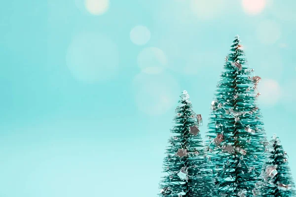 Trendy Sfondo Natalizio Color Menta Pastello Albero Natale Albero Capodanno — Foto Stock