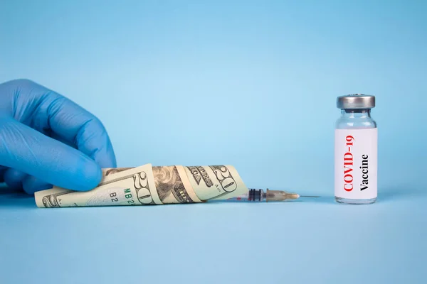 Doctor Scientist Holding Dollars Bill Vial Dose Covid Vaccine Syringe — Stock Photo, Image