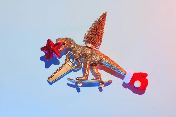 Altın Dinozorun Yılbaşı Ağacını Testereli Kaykaylı Bir Yıldızla Nasıl Çaldığının — Stok fotoğraf