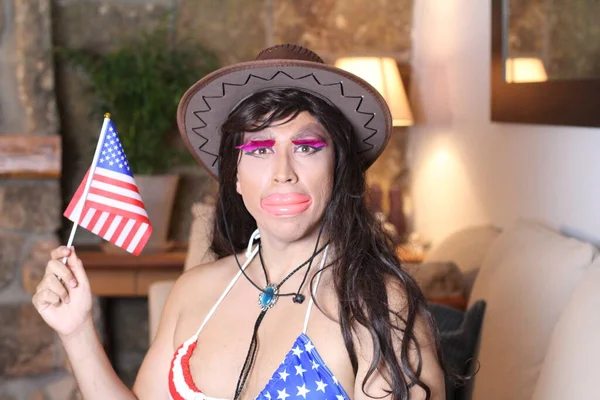 Portret Van Transgender Vrouw Amerikaanse Vlag Bikini Thuis — Stockfoto