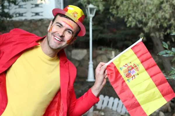 Retrato Joven Guapo Ropa Color Bandera España Naturaleza — Foto de Stock