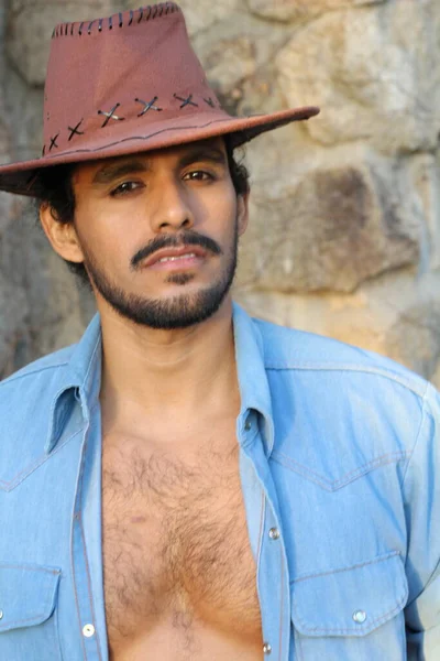 Retrato Cerca Del Joven Guapo Con Bigote Sombrero Vaquero Frente —  Fotos de Stock