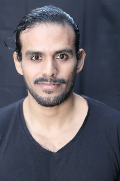 Close Retrato Belo Jovem Com Bigode Cabelos Longos Camiseta Preta — Fotografia de Stock