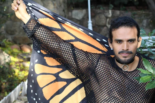 Nahaufnahme Porträt Eines Hübschen Jungen Mannes Netzhemd Mit Schmetterlingstuch Freien — Stockfoto