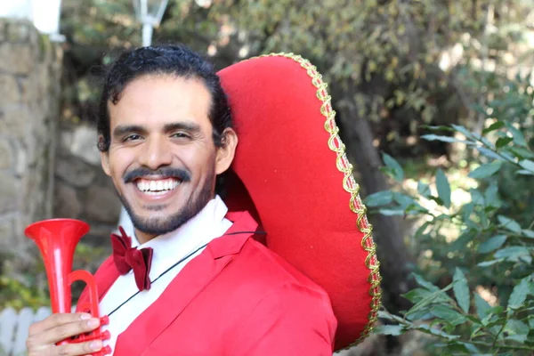 Portret Van Knappe Latijnse Man Rood Kostuum Sombrero Straat — Stockfoto