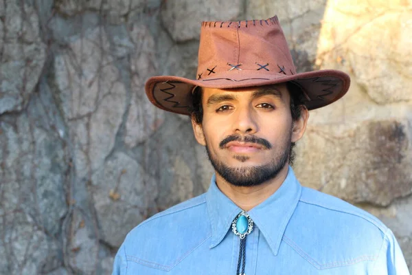 Close Retrato Belo Jovem Com Bigode Chapéu Cowboy Frente Parede — Fotografia de Stock
