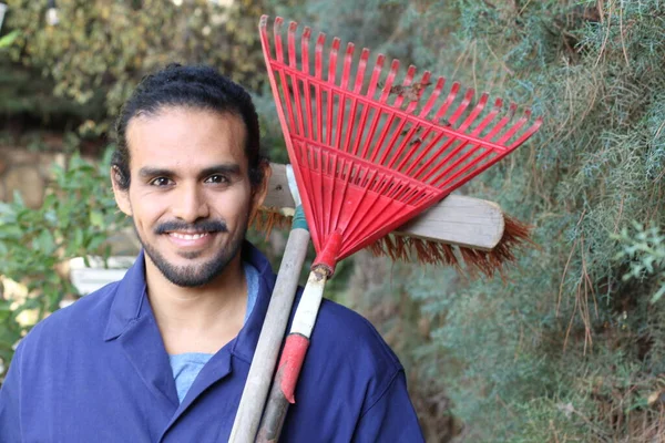 Primer Plano Retrato Joven Jardinero Guapo Con Herramientas Sobre Naturaleza —  Fotos de Stock