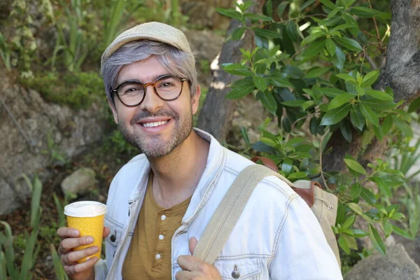 Ritratto Ravvicinato Dell Uomo Adulto Bello Con Capelli Grigi Che — Foto Stock