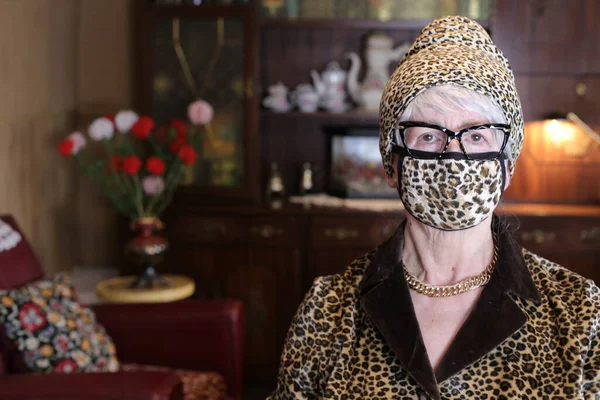Close Portrait Mature Woman Leopard Pattern Jacket Breath Mask Hat — Φωτογραφία Αρχείου