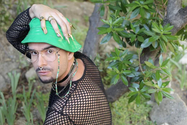 Close Portrait Handsome Young Man Stylish Net Shirt Green Cap — Stock fotografie