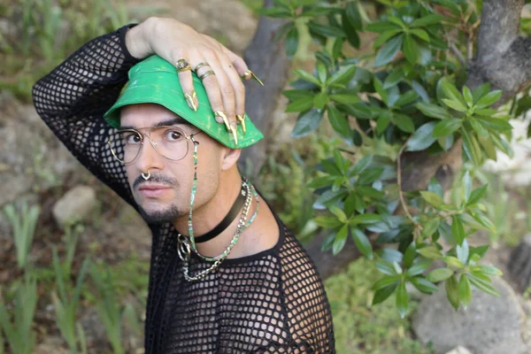 Close Portrait Handsome Young Man Stylish Net Shirt Green Cap — Stock fotografie