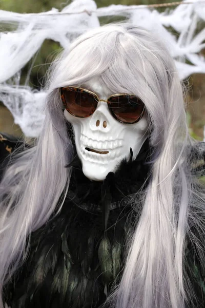 Ritratto Ravvicinato Persona Spaventosa Maschera Halloween Circondata Ragnatela — Foto Stock