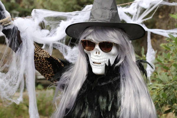 Close Portret Van Persoon Eng Halloween Masker Omgeven Met Spinnenweb — Stockfoto