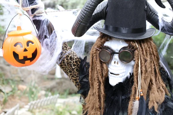 Close Portret Van Persoon Eng Halloween Masker Met Jack Lantaarn — Stockfoto
