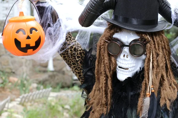 Ritratto Ravvicinato Persona Spaventosa Maschera Halloween Che Tiene Jack Lanterna — Foto Stock
