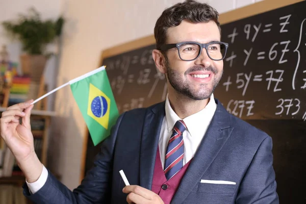 Close Retrato Belo Jovem Professor Segurando Bandeira Brasil Frente Quadro — Fotografia de Stock