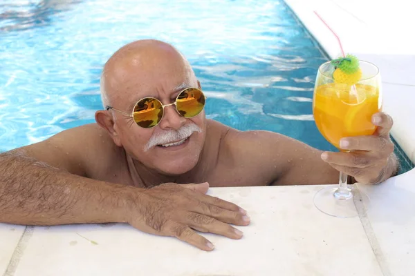 Portrait Mature Man Tropical Cocktail Pool Sunny Summer Day — Stock Photo, Image