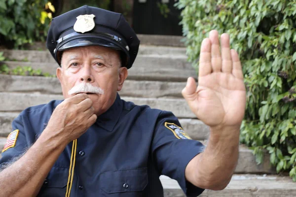 Närbild Porträtt Stilig Äldre Man Polis Kostym Visar Stop Gest — Stockfoto