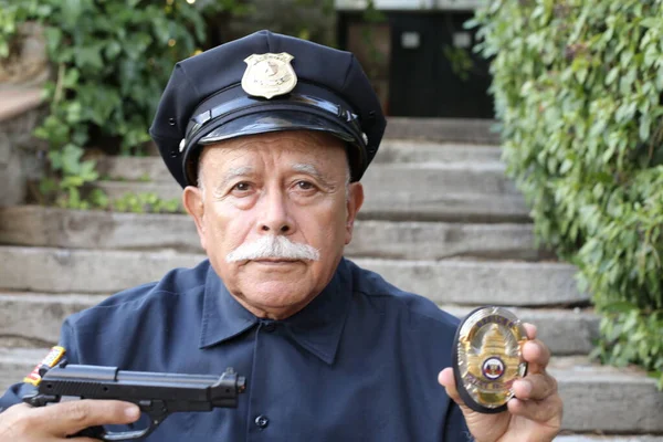 Närbild Porträtt Stilig Äldre Man Polis Kostym Innehav Polis Underteckna — Stockfoto