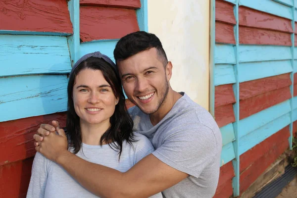 Retrato Belo Jovem Casal Abraçando Livre — Fotografia de Stock