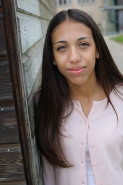 Güzel Amerikan yerlisi kadın.