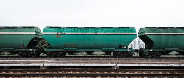 Boxwagen im Bahnhof, Bahngleise — Stockfoto