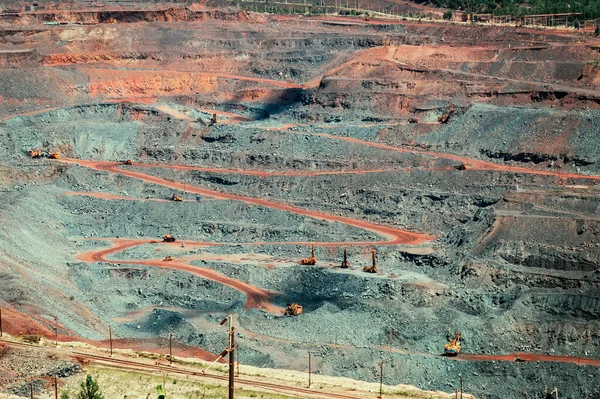 Mikhailovsky madencilik ve işleme tesisinde demir cevheri çıkarma