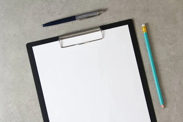 Шаблон Белой Бумаги Шариковой Ручкой Простой Карандаш Светло Сером Бетонном — стоковое фото