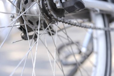 Şehirde bisiklet parkı, bisiklet kiralama.