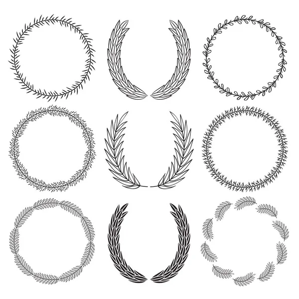 Arka planda izole edilmiş vektör el dekoratif çelenkler. Çiçekli yuvarlak çerçeveler. El çizimi çiçek tasarımı elementleri. Eski çerçeveler ayarlandı.