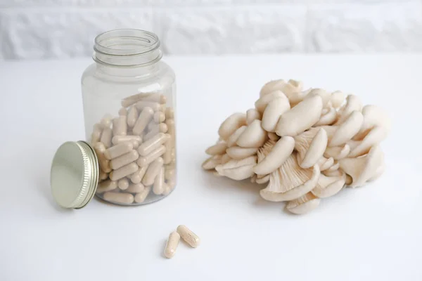 Mushrooms Bottle Mushroom Capsules Supplement Table Antioxidant Detoxifying Nutritional Supplement — Stock Photo, Image