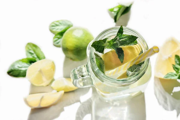 Fresh Lemon Mint Drink Jar Summer Cold Infused Water Freshness — 스톡 사진